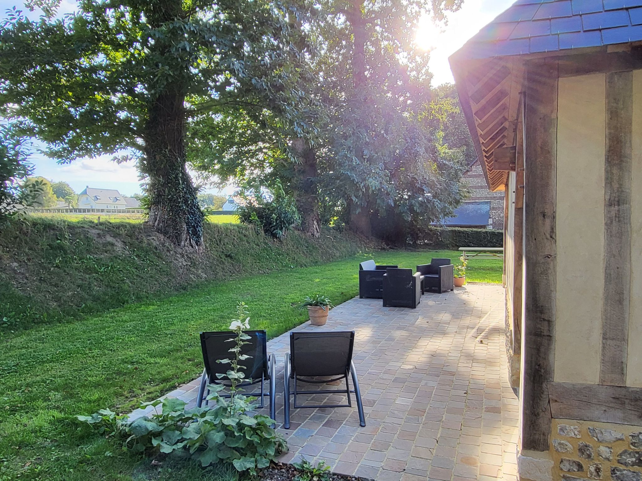 Neues normannisches Ferienhaus mit Charme die Kastanienbäume-Binnen