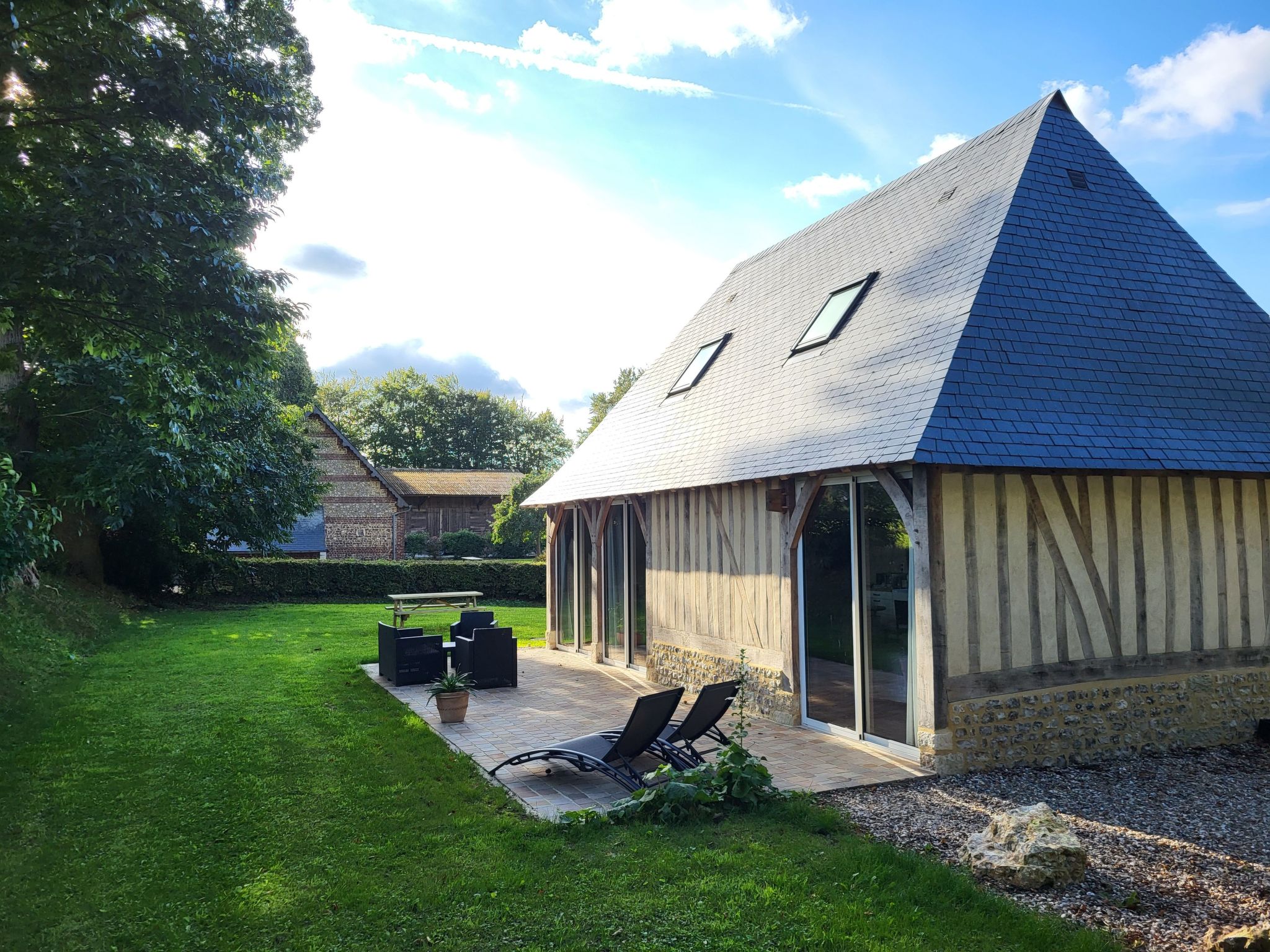 Neues normannisches Ferienhaus mit Charme die Kastanienbäume-Binnen