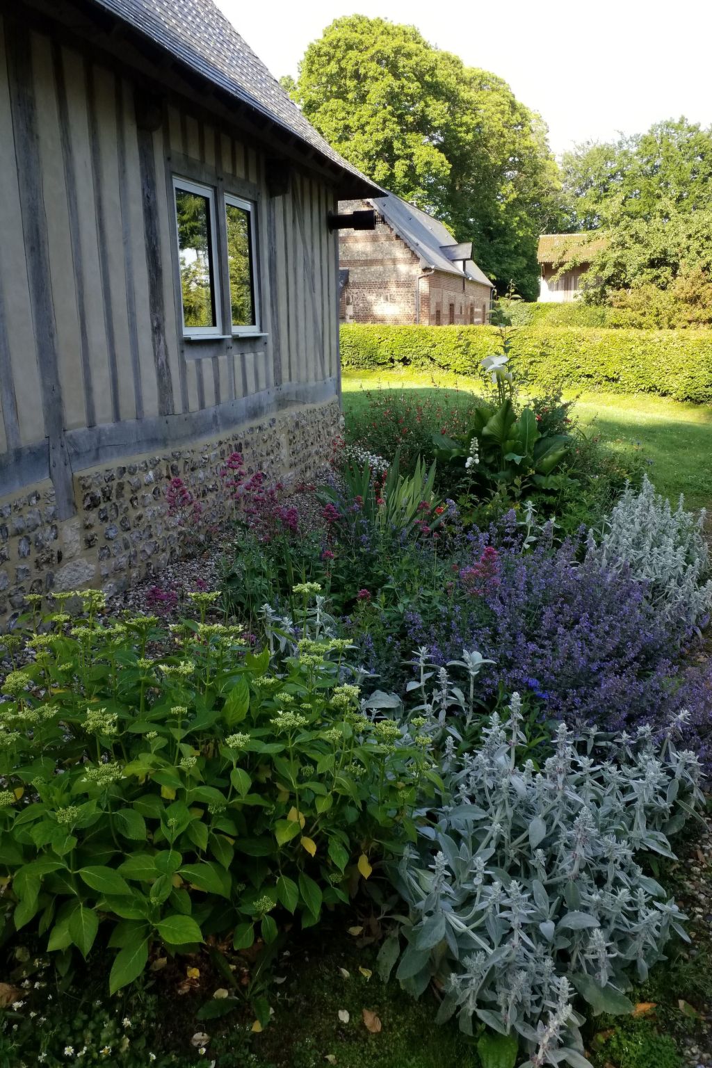 Neues normannisches Ferienhaus mit Charme die Kastanienbäume-Binnen