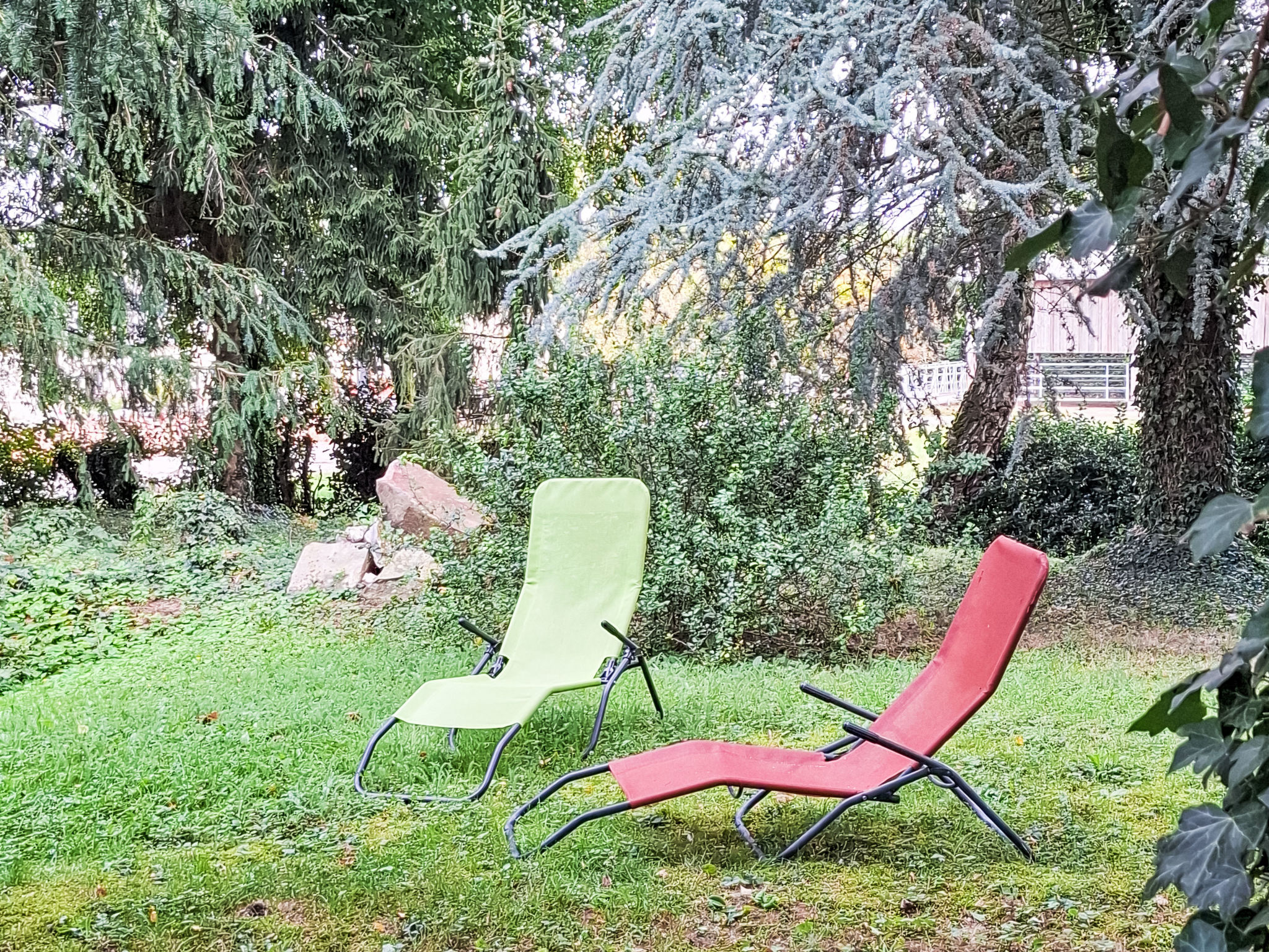 Mit großem Garten in La Prée - Buiten
