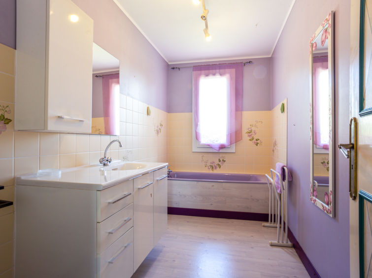 Search and Stay destination Port-Bail-sur-Mer, Normandie - France from AU$ 219. Le Pré Salé