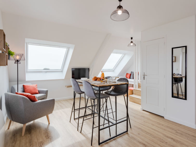 Search and Stay destination Port-Bail-sur-Mer, Normandie - France from AU$ 186. Sù la mé