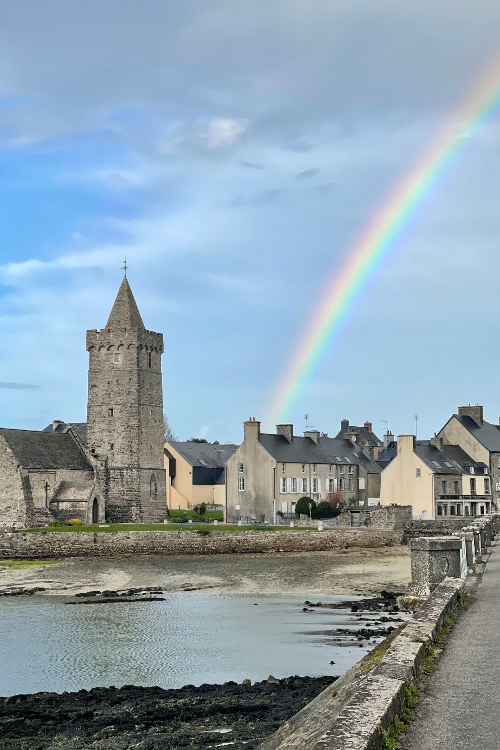 Charmantes Steinhaus in der Nähe des Meeres-Inside