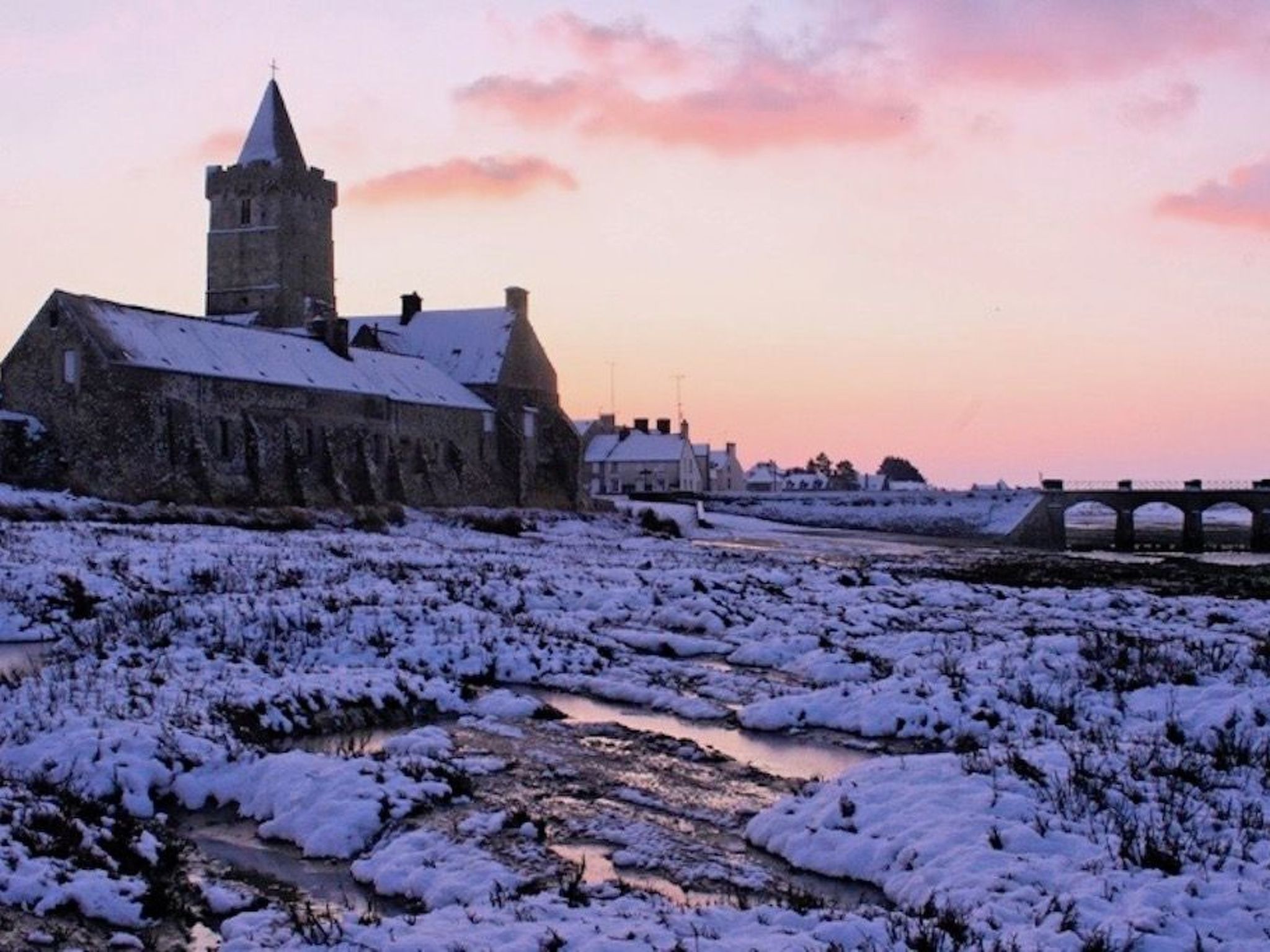 Charmantes Steinhaus in der Nähe des Meeres-Inside