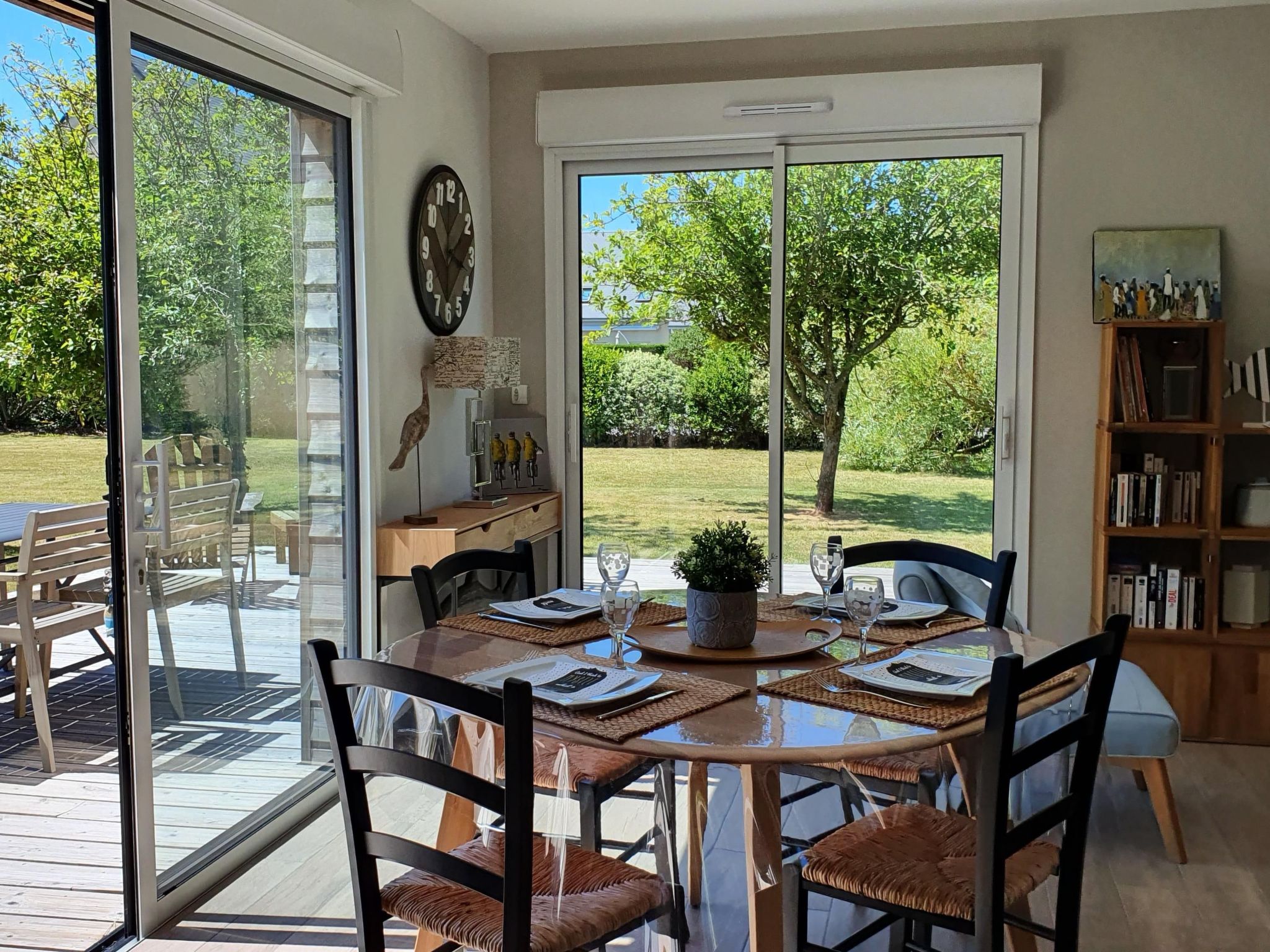 Charmantes Holzhaus in einer grünen Umgebung-Binnen