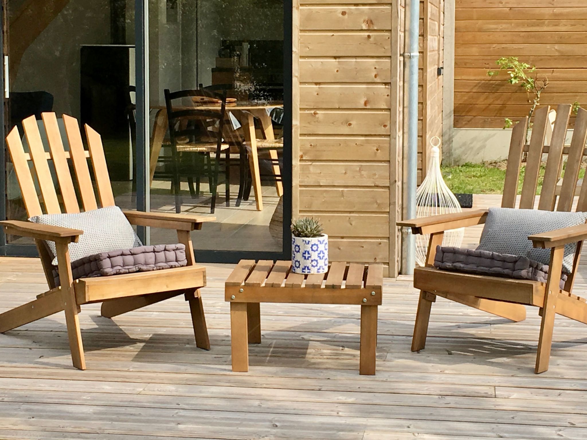 Charmantes Holzhaus in einer grünen Umgebung-Binnen