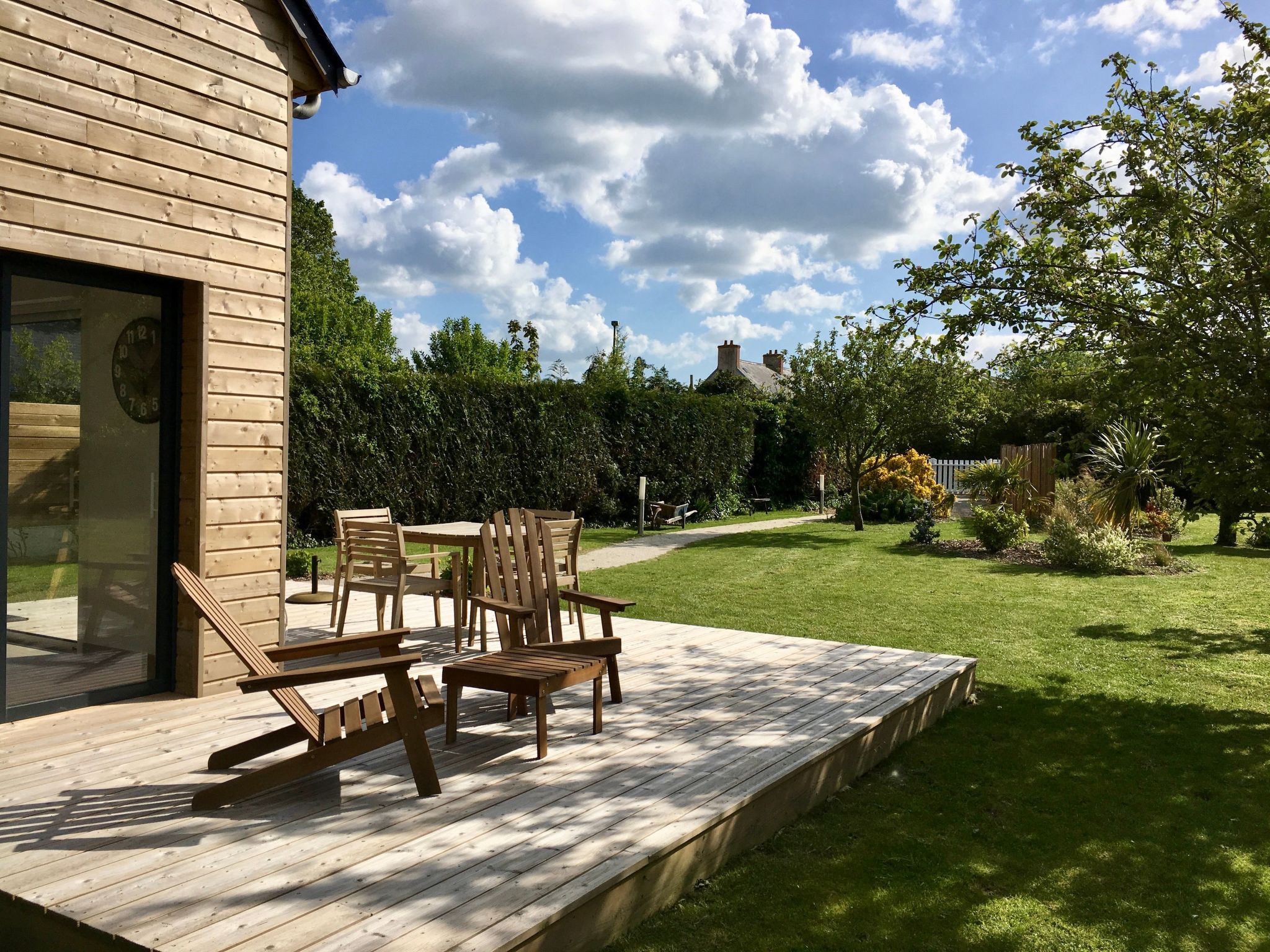 Charmantes Holzhaus in einer grünen Umgebung-Binnen