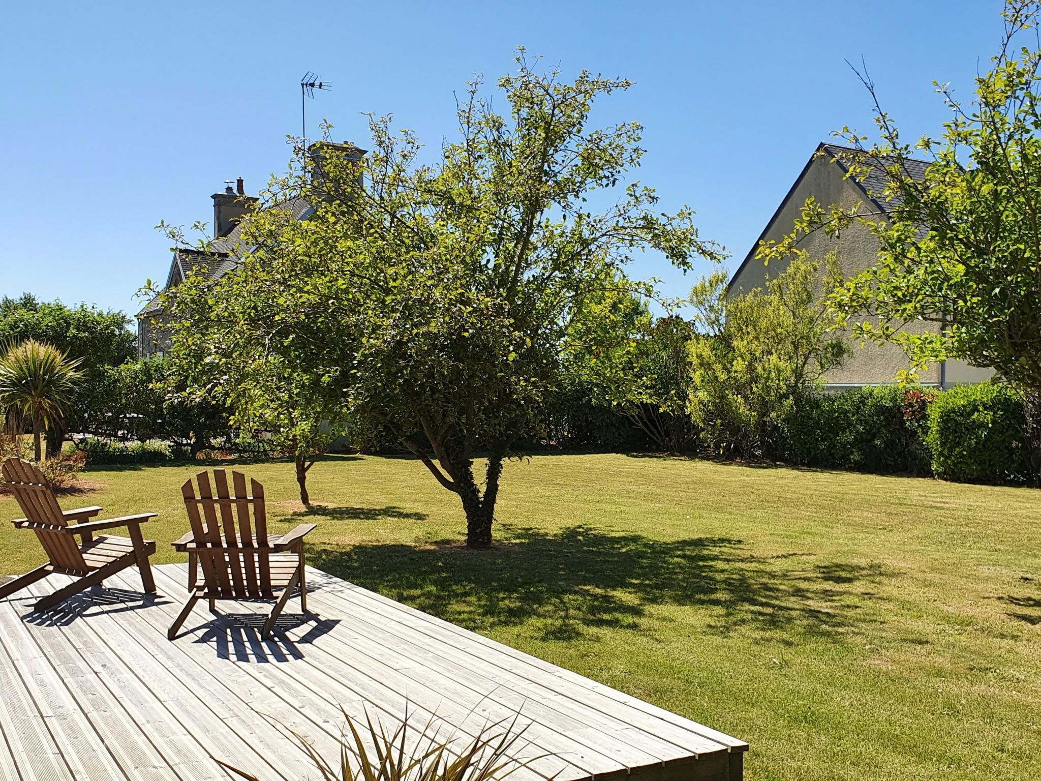 Charmantes Holzhaus in einer grünen Umgebung-Binnen