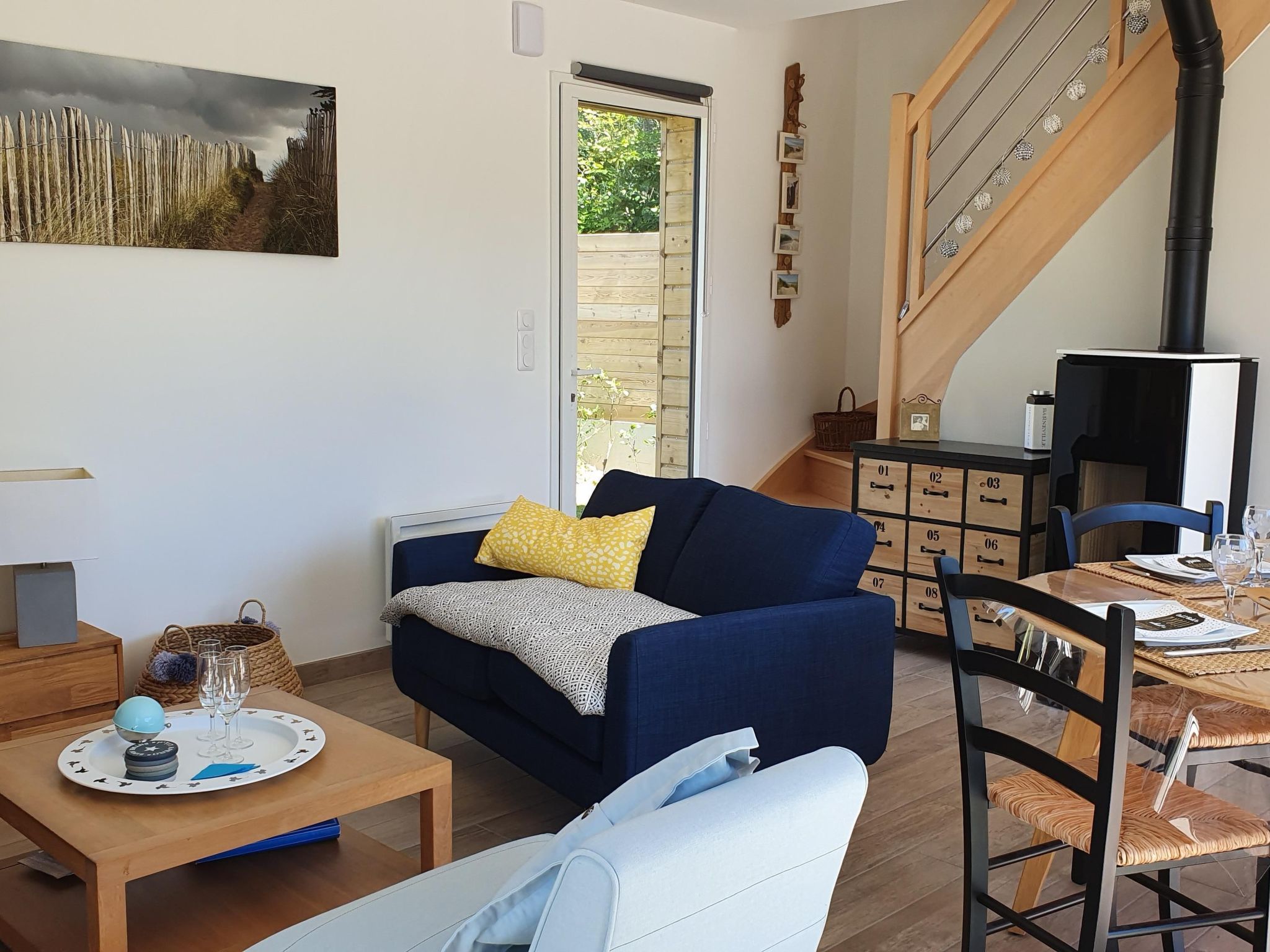 Charmantes Holzhaus in einer grünen Umgebung-Binnen