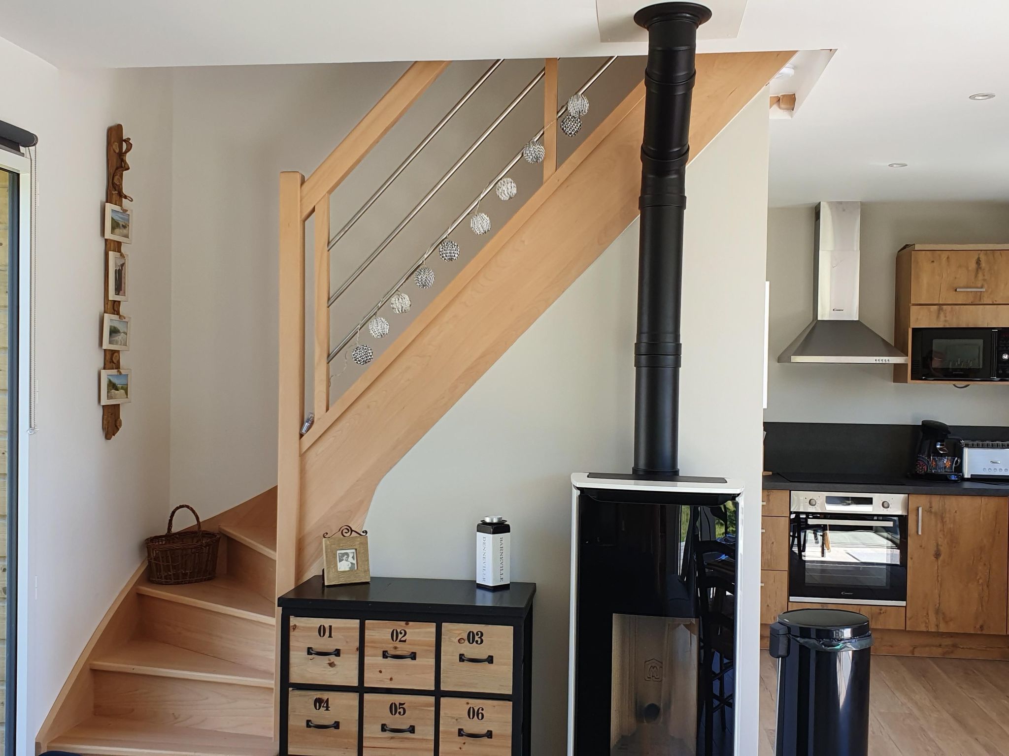 Charmantes Holzhaus in einer grünen Umgebung-Binnen