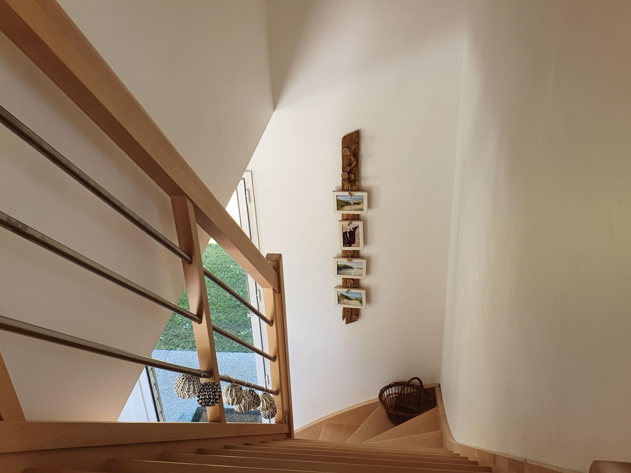 Charmantes Holzhaus in einer grünen Umgebung-Binnen