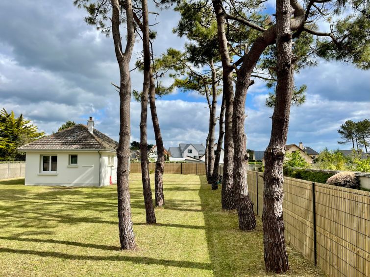 Vrijstaand vakantiehuis in Portbail op slechts 500 m van zee in Aan zee