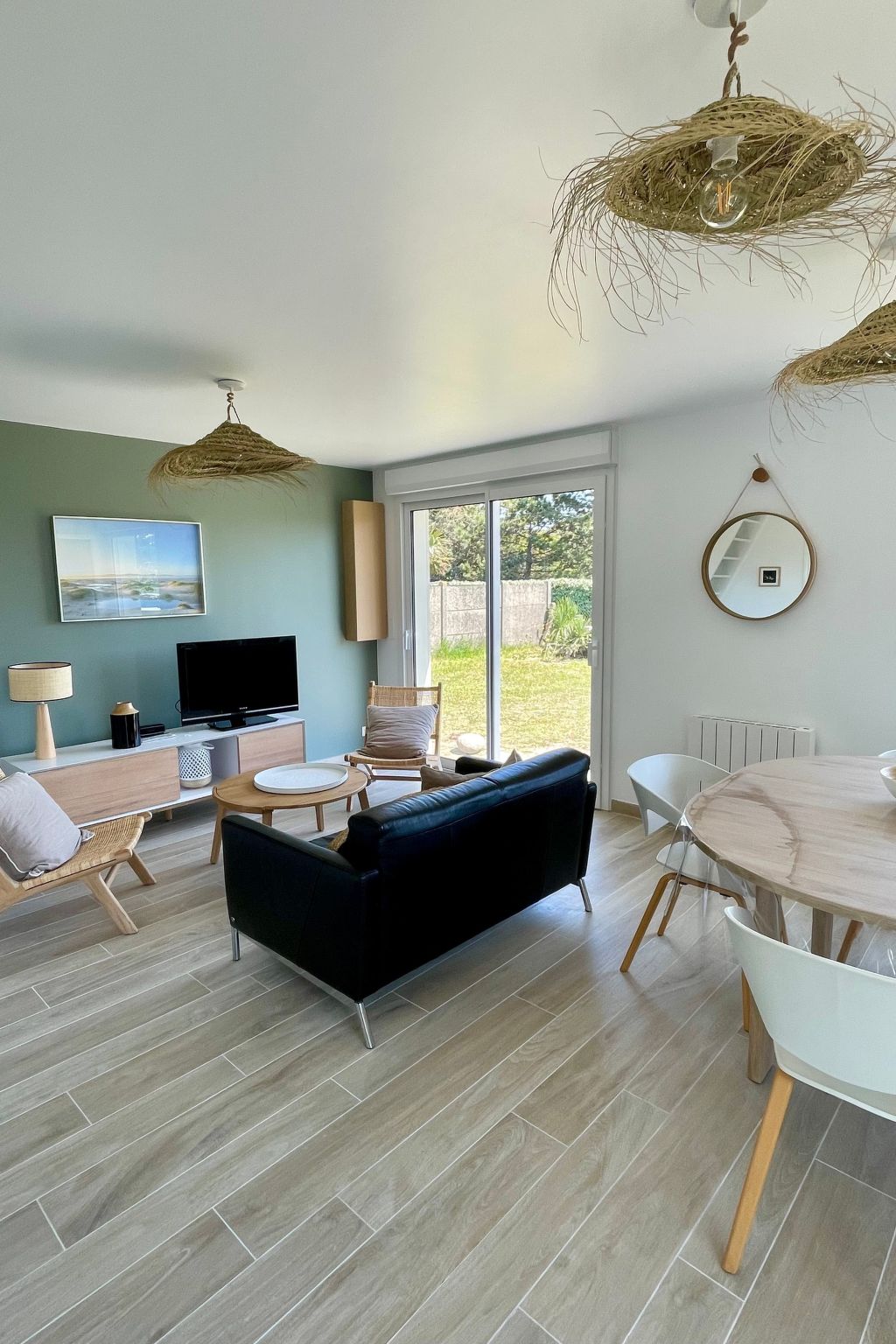 Haus im Erdgeschoss in Strandnähe-Binnen