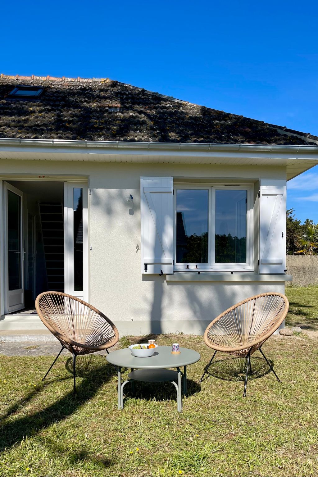 Haus im Erdgeschoss in Strandnähe-Binnen