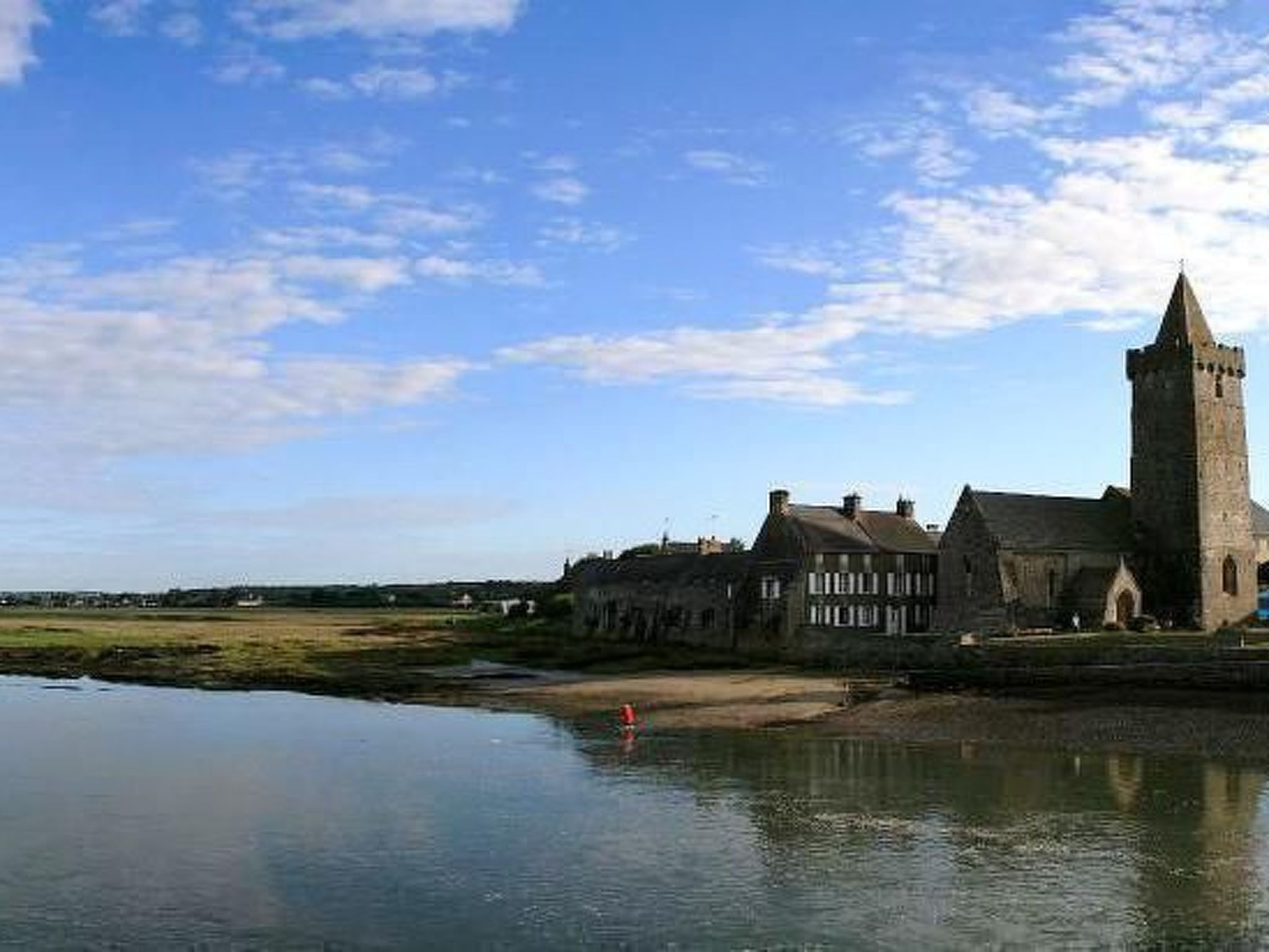 Haus im Erdgeschoss in Strandnähe-Binnen
