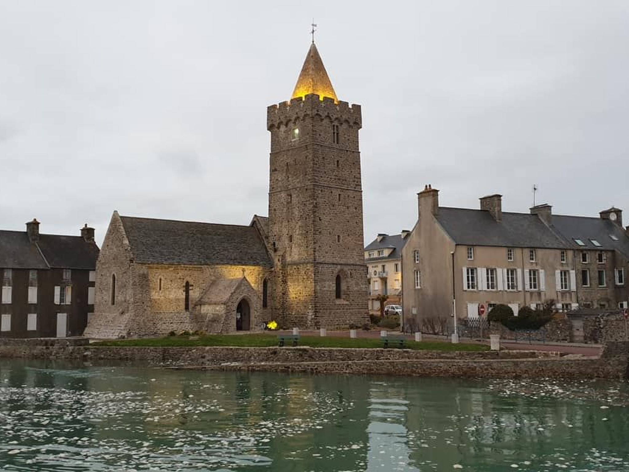 Haus im Erdgeschoss in Strandnähe-Binnen