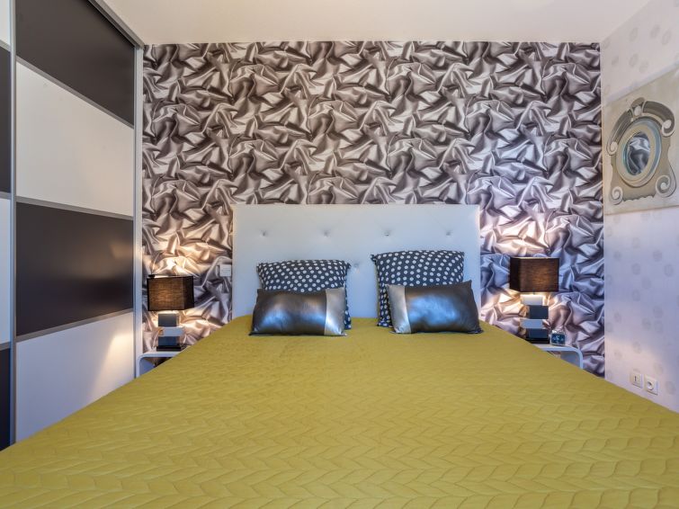 Search and Stay destination Champeaux, Normandie - France from AU$ 183. La Gare