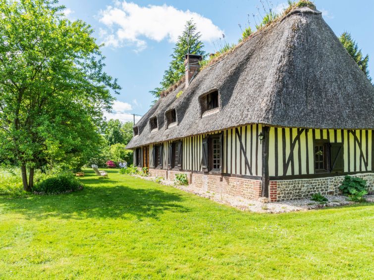 Search and Stay destination Le Mesnil-Saint-Jean, Normandie - France from AU$ 590. La Chaumière