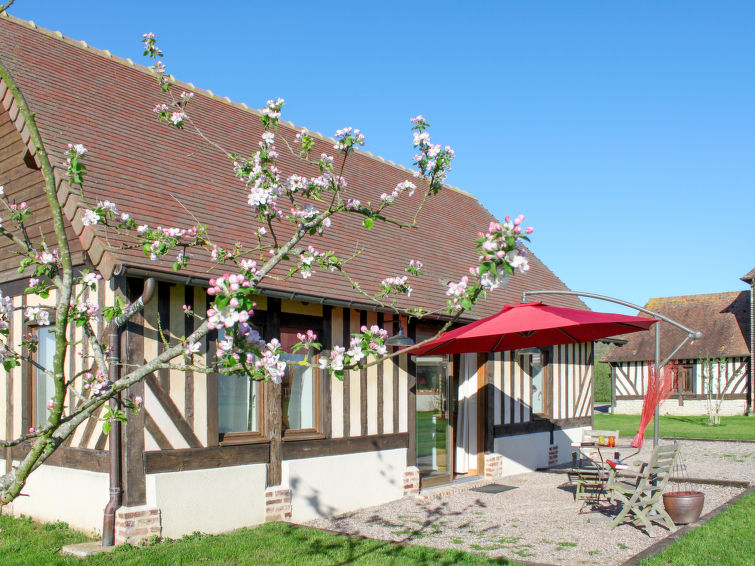 Search and Stay destination Notre-Dame-d'Estrées-Corbon, Normandie - France from AU$ 157. La Prairie