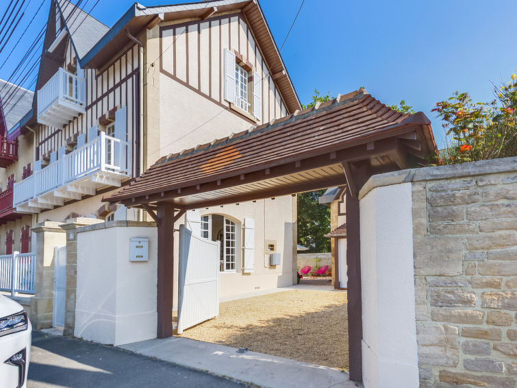 Search and Stay Destinations. Holidays Rentals in Courseulles-sur-Mer, Calvados - Normandy - France