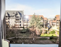 Licht appartement op 900 meter van het strand in Deauville - thumbnail 6