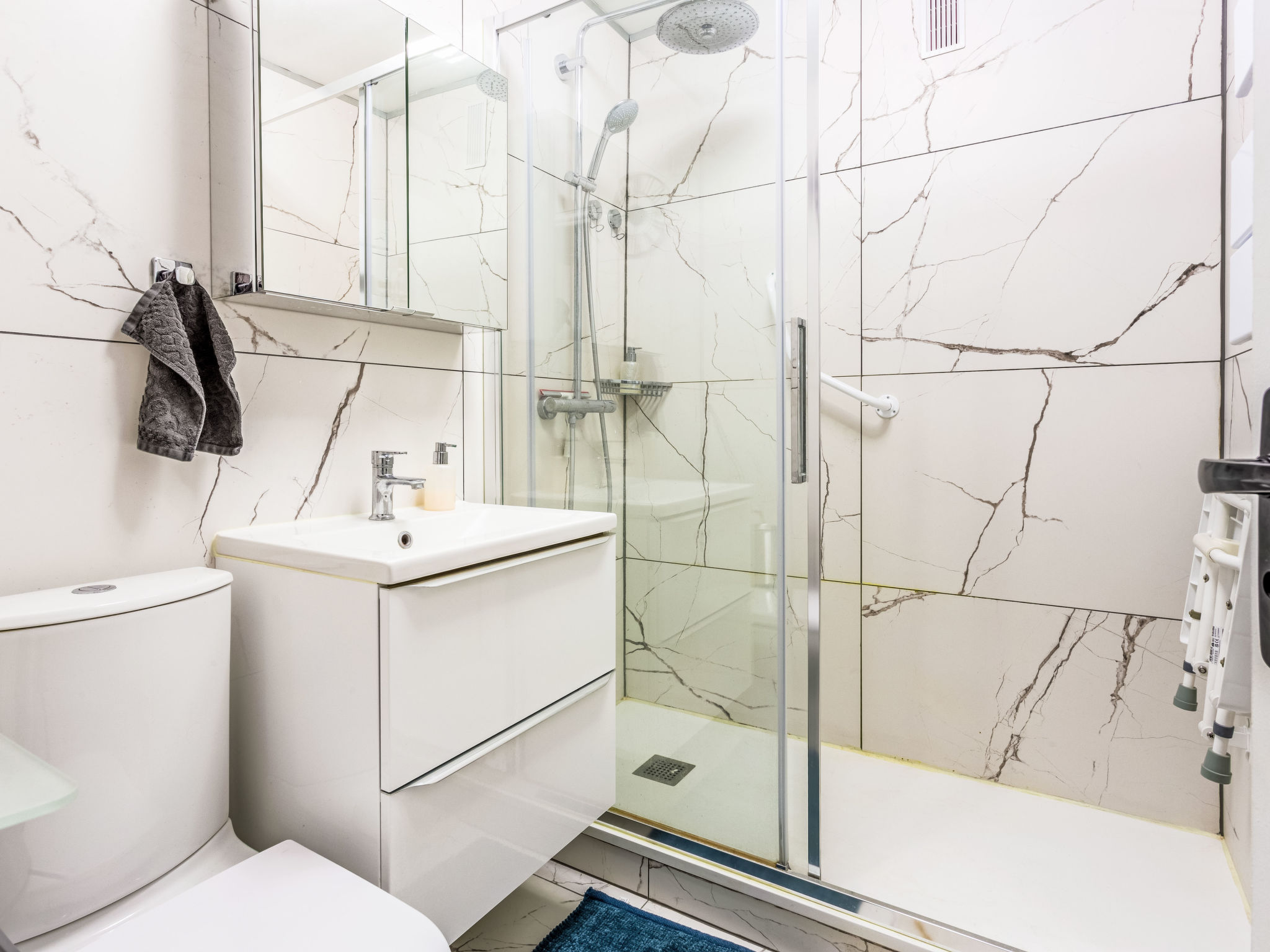 Photo of Les Flots Bleus