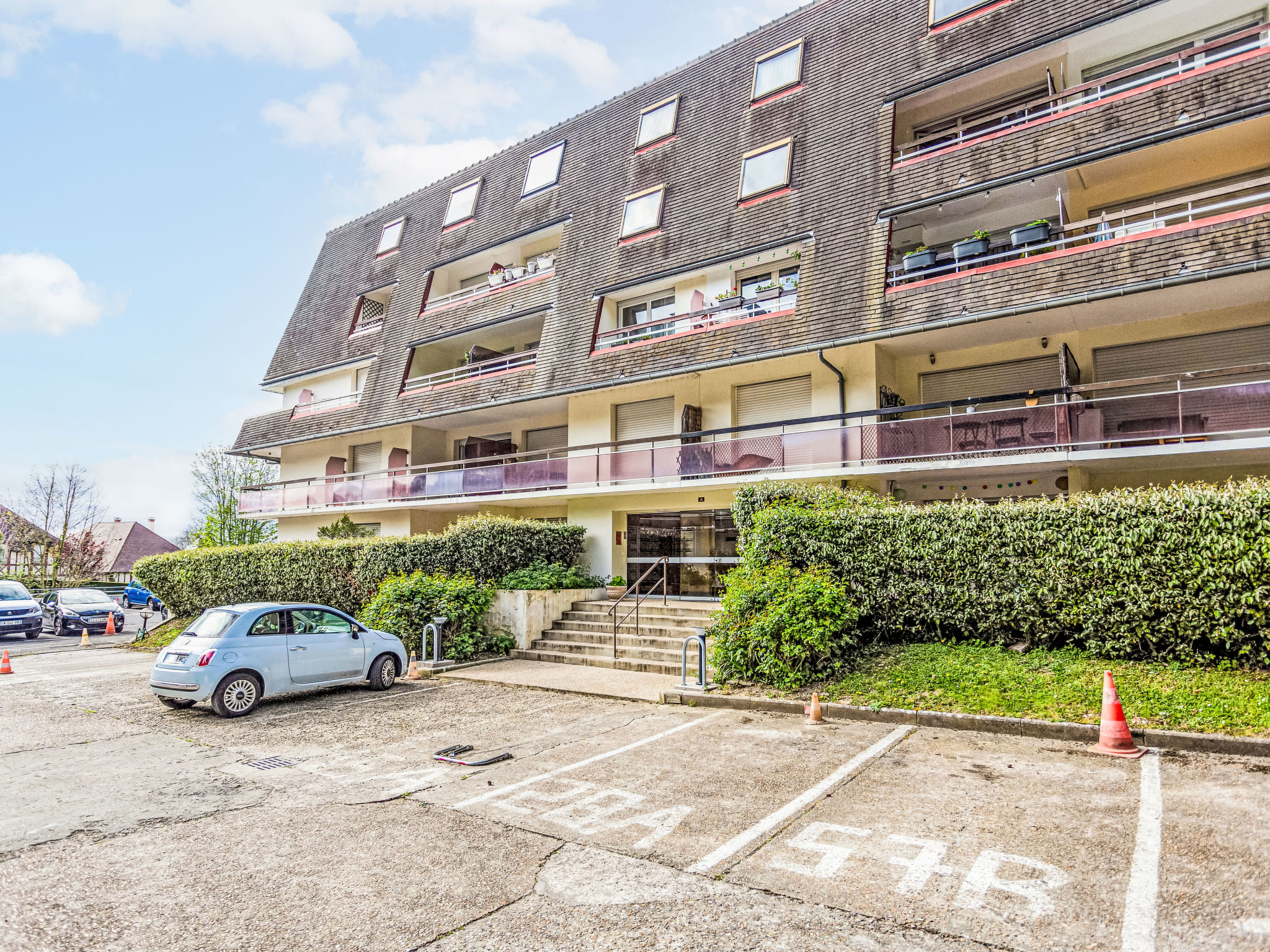 Photo of Les Flots Bleus