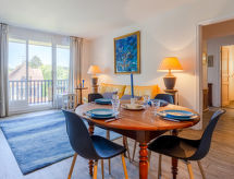 Licht appartement op 500 meter van strand en zee in Deauville-Trouville - thumbnail 1