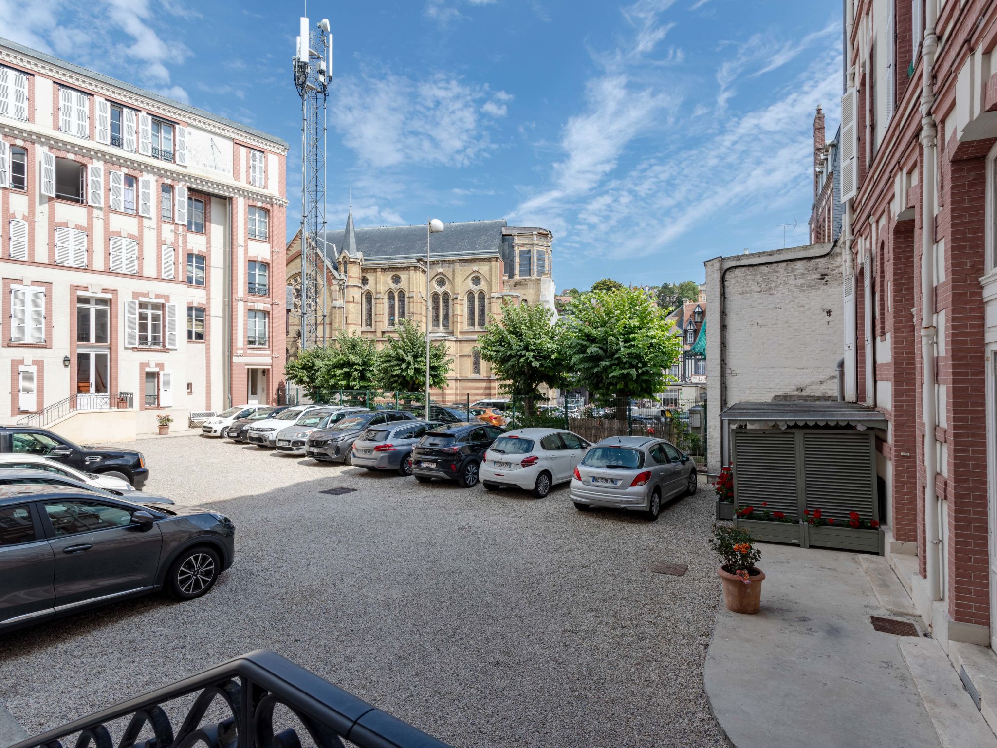 L'hôtel de Paris-Buiten