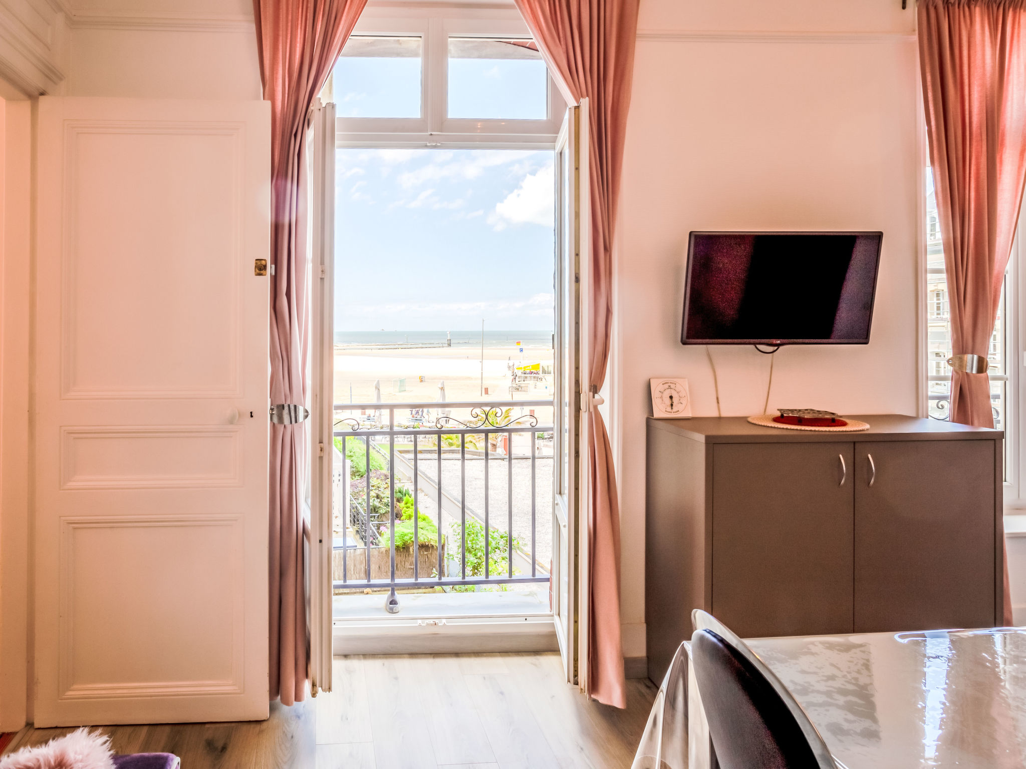 Photo of L'hôtel de Paris