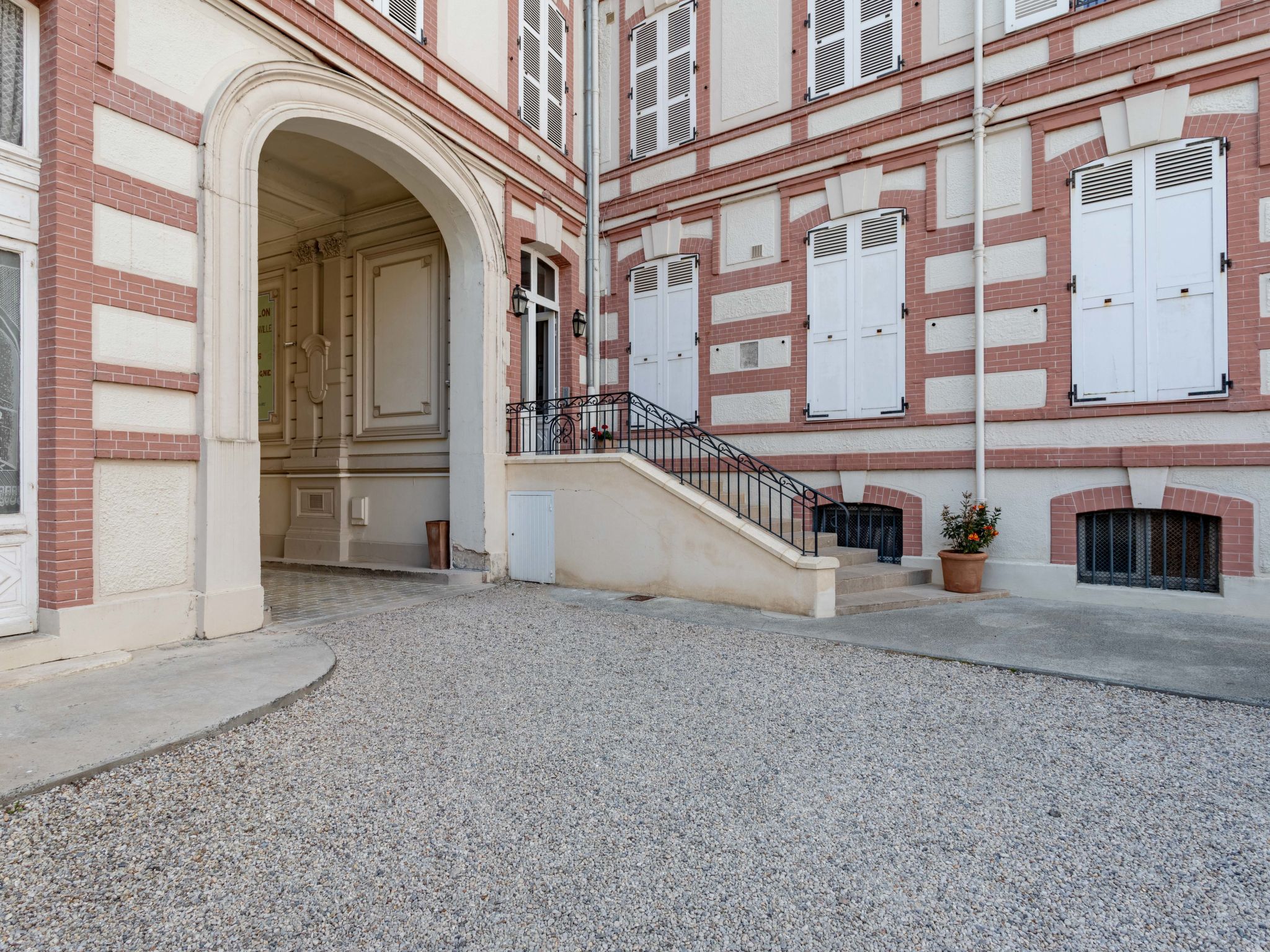 L'hôtel de Paris-Buiten