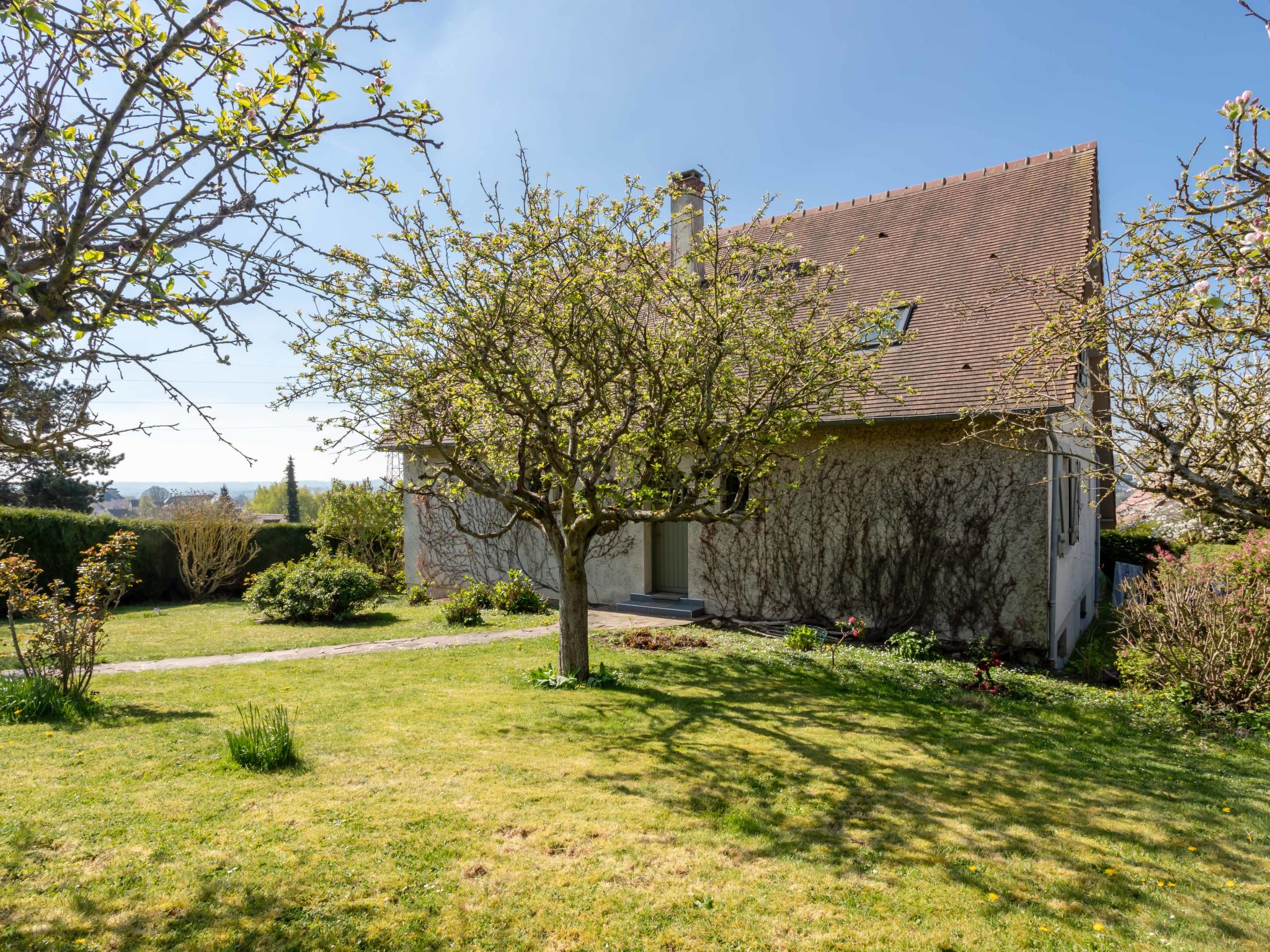 Les Jonquilles-Buiten