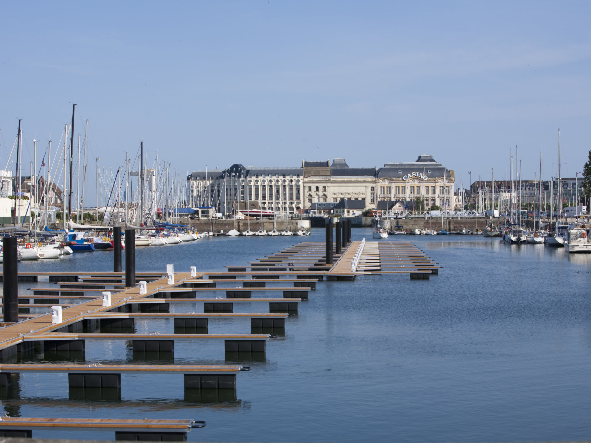 Le Port-Outside