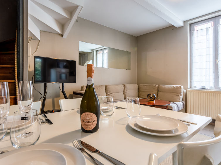 Search and Stay destination Trouville-sur-Mer, Normandie - France from AU$ 242. L'Aguesseau
