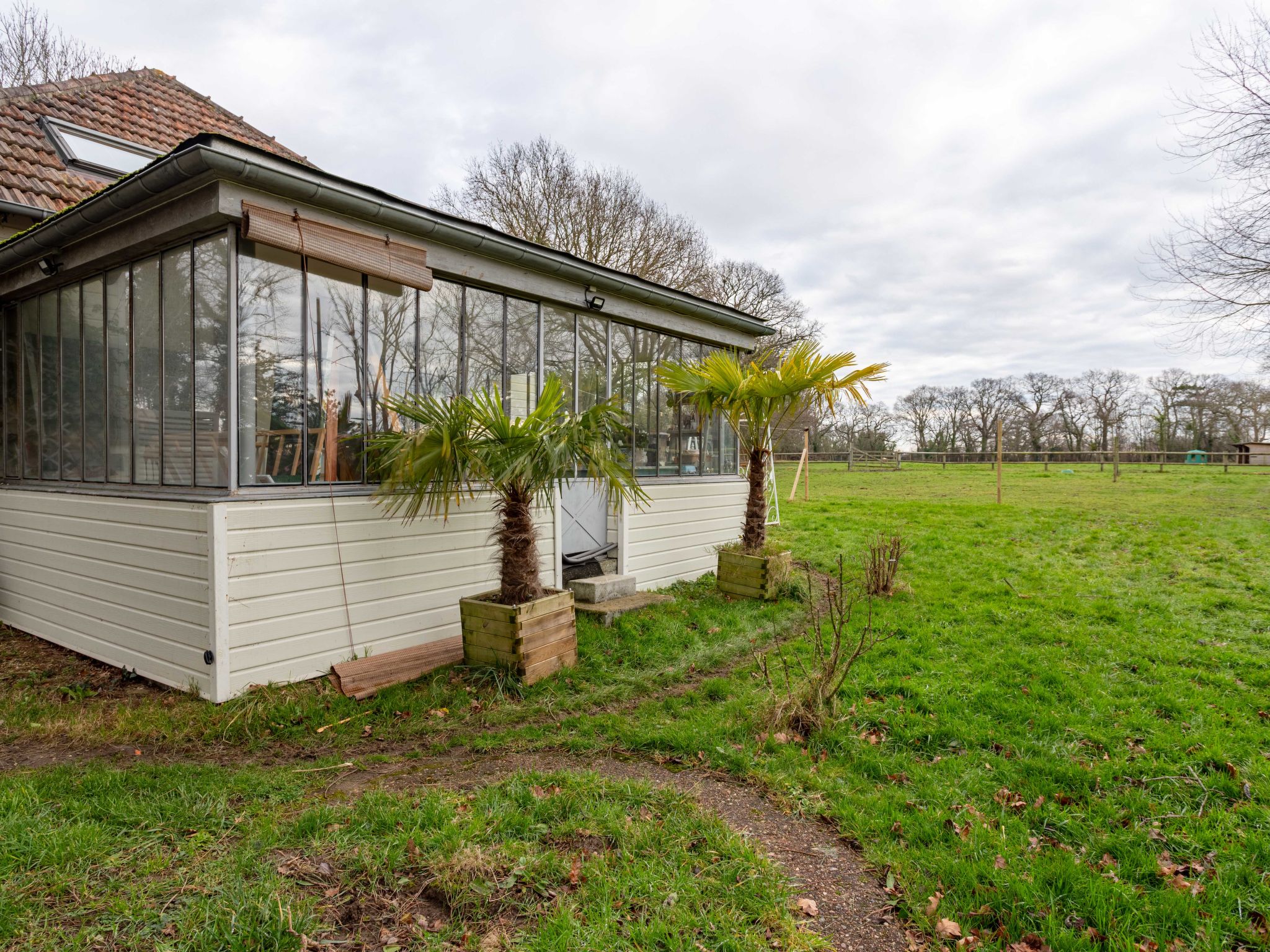 La maison du cavalier bleu-Outside