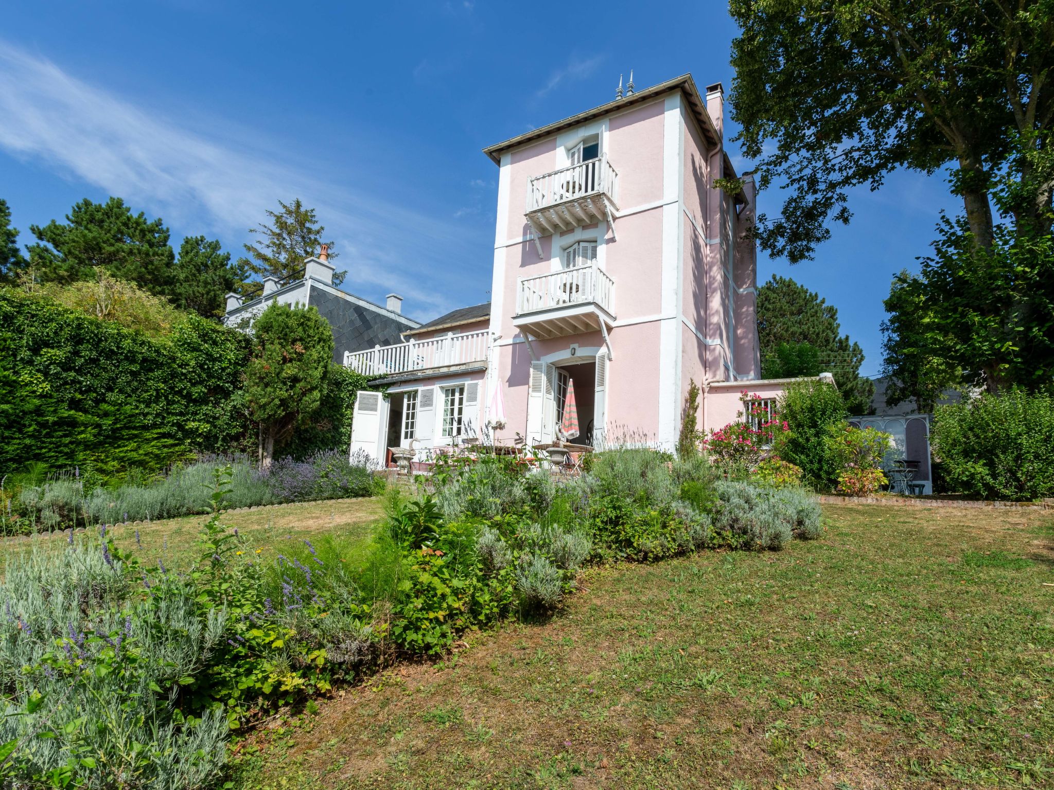 Maison Rose - Buiten