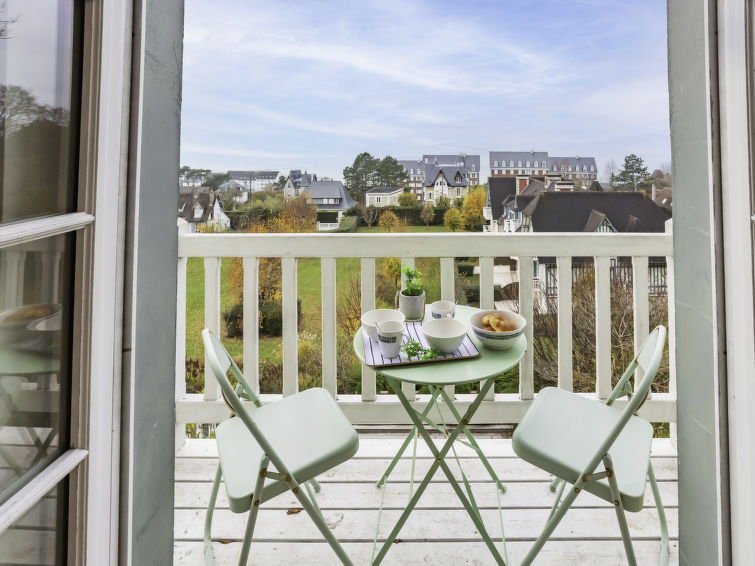 Search and Stay destination Trouville-sur-Mer, Normandie - France from AU$ 179. Clos des Muriers