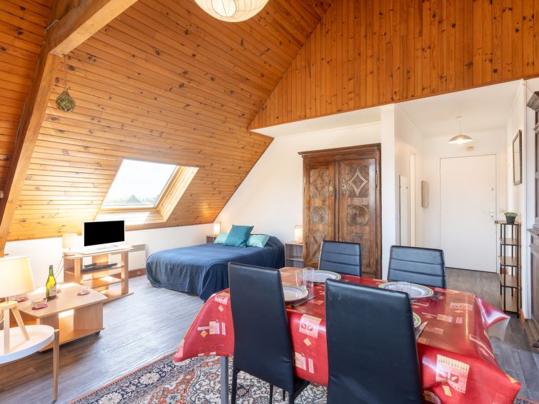 Search and Stay destination Cabourg, Normandie - France from AU$ 141. Résidence du Port