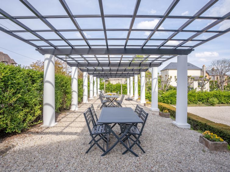 Search and Stay destination Cabourg, Normandie - France from AU$ 167. La Pergola