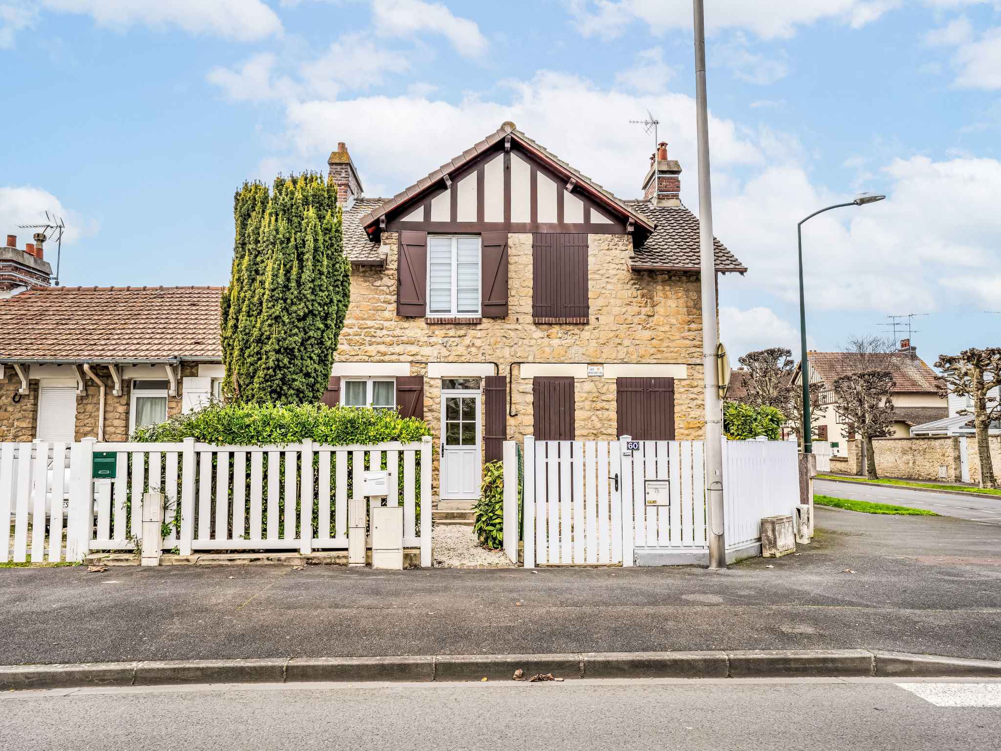 Photo of Les Étourneaux