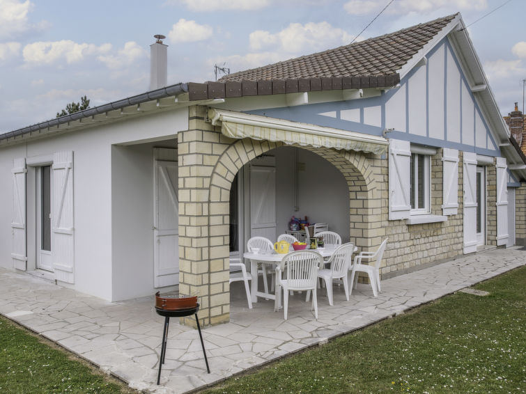 Search and Stay destination Merville-Franceville-Plage, Normandie - France from AU$ 290. Villa Hélios