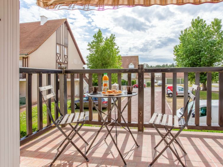 Search and Stay destination Merville-Franceville-Plage, Normandie - France from AU$ 148. La Côte Fleurie