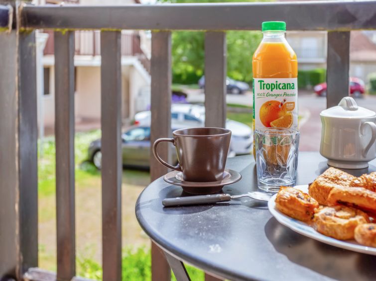 Search and Stay destination Merville-Franceville-Plage, Normandie - France from AU$ 148. La Côte Fleurie