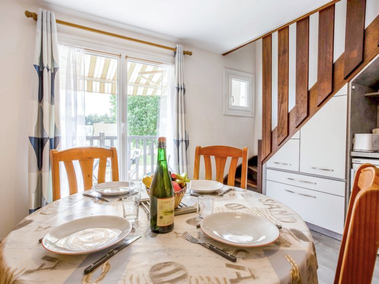 Search and Stay destination Merville-Franceville-Plage, Normandie - France from AU$ 148. La Côte Fleurie