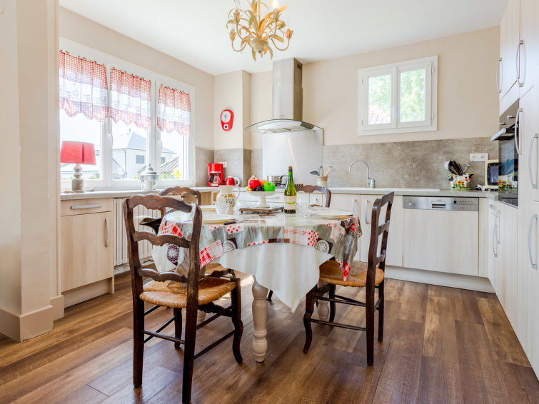 Search and Stay destination Varaville, Normandie - France from AU$ 118. Villa Ma Tente