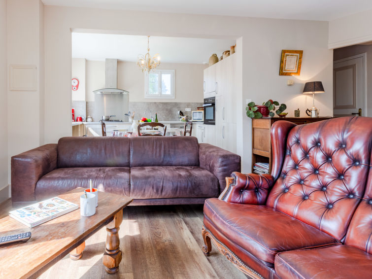 Search and Stay destination Varaville, Normandie - France from AU$ 118. Villa Ma Tente