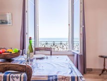 Appartement Cabourg: 20 meter van het strand, charmant en compleet - thumbnail 4