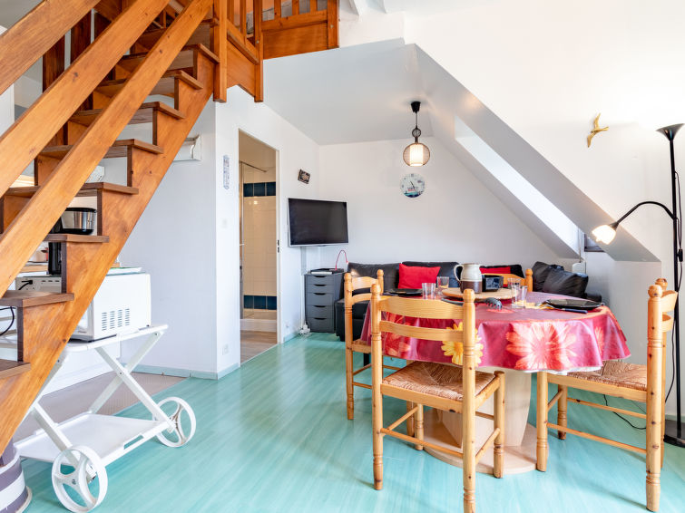 Search and Stay destination Cabourg, Normandie - France from AU$ 125. Cabourg Plage