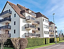 Licht appartement op 350 meter van het strand van Cabourg - thumbnail 6