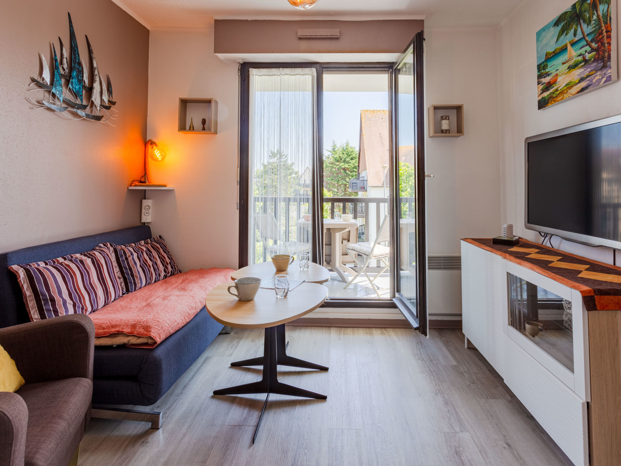 Cabourg Plage-Inside